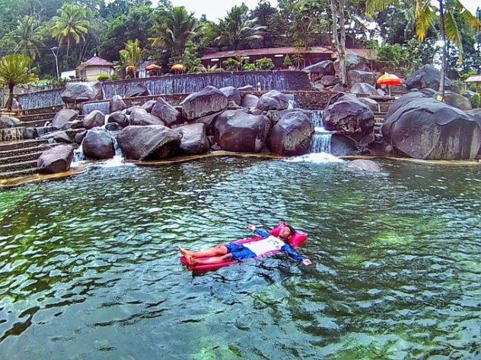 Bandung wisata tempat liburan indah keluarga akhir tripcanvas pekan instagrammable populer sekitar surabaya nama alam barn dibagi luas seluruh Rekomendasi Destinasi untuk Liburan Akhir Pekan
