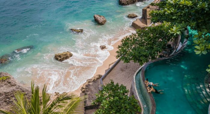 Romantisnya Honeymoon di Hotel Tepi Tebing