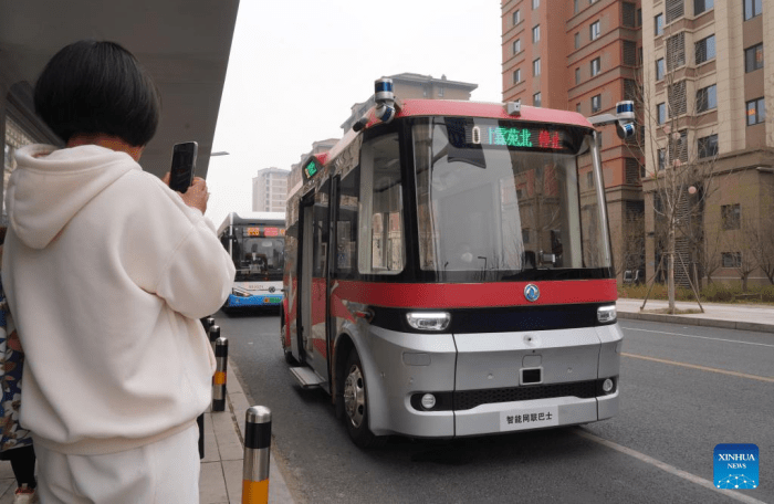 Pemerintah Uji Coba Bus Tanpa Sopir