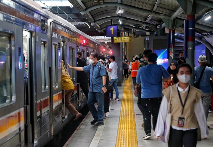 Keuntungan Menggunakan Transportasi Umum Setiap Hari