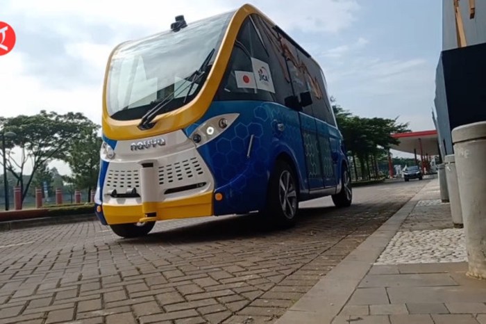 Pemerintah Uji Coba Bus Tanpa Sopir