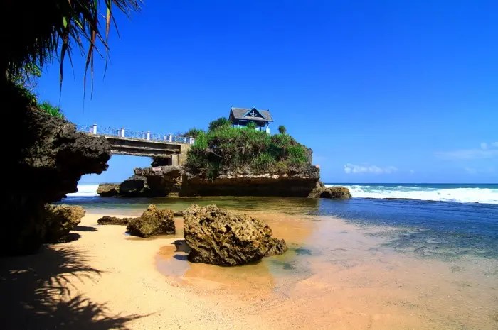Pantai Terindah untuk Liburan Musim Panas