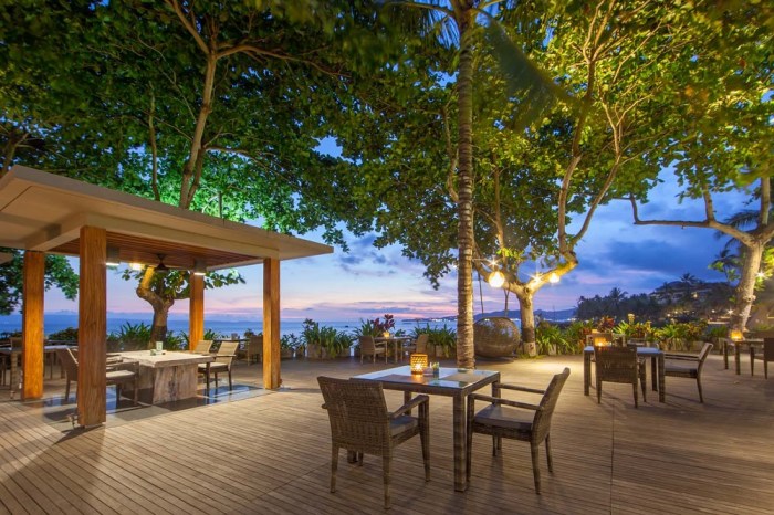 Rekomendasi Resort Tepi Laut Paling Romantis