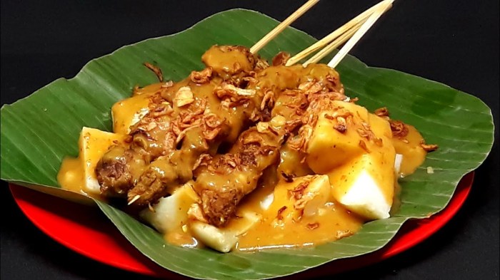 Tips Aman Mencoba Makanan Lokal